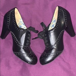 American Eagle Vintage Heels